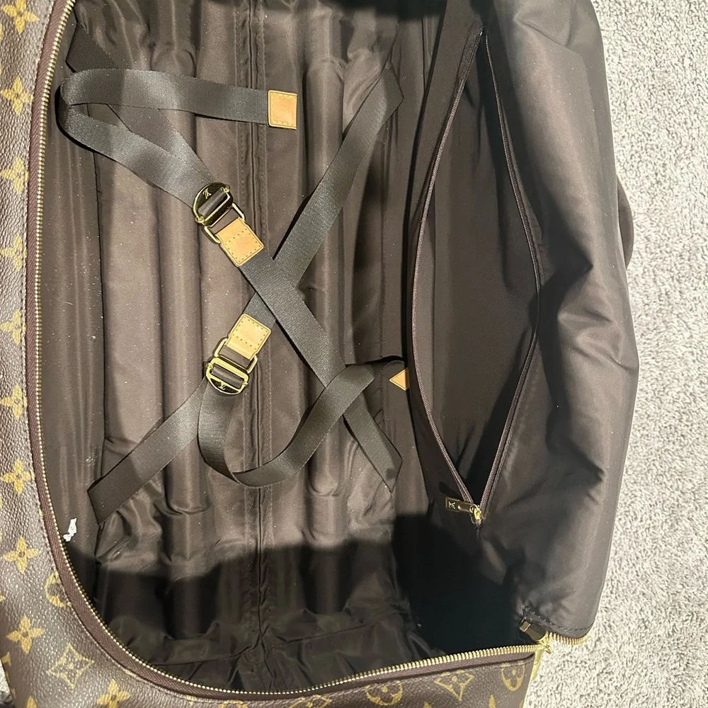 Louis Vuitton Horizon duffel with wheels - Picture 13 of 16